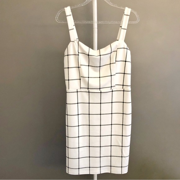 APRICOT Minimalist Feminine White Camisole Summer Festival Mini Dress. Medium - Picture 3 of 14